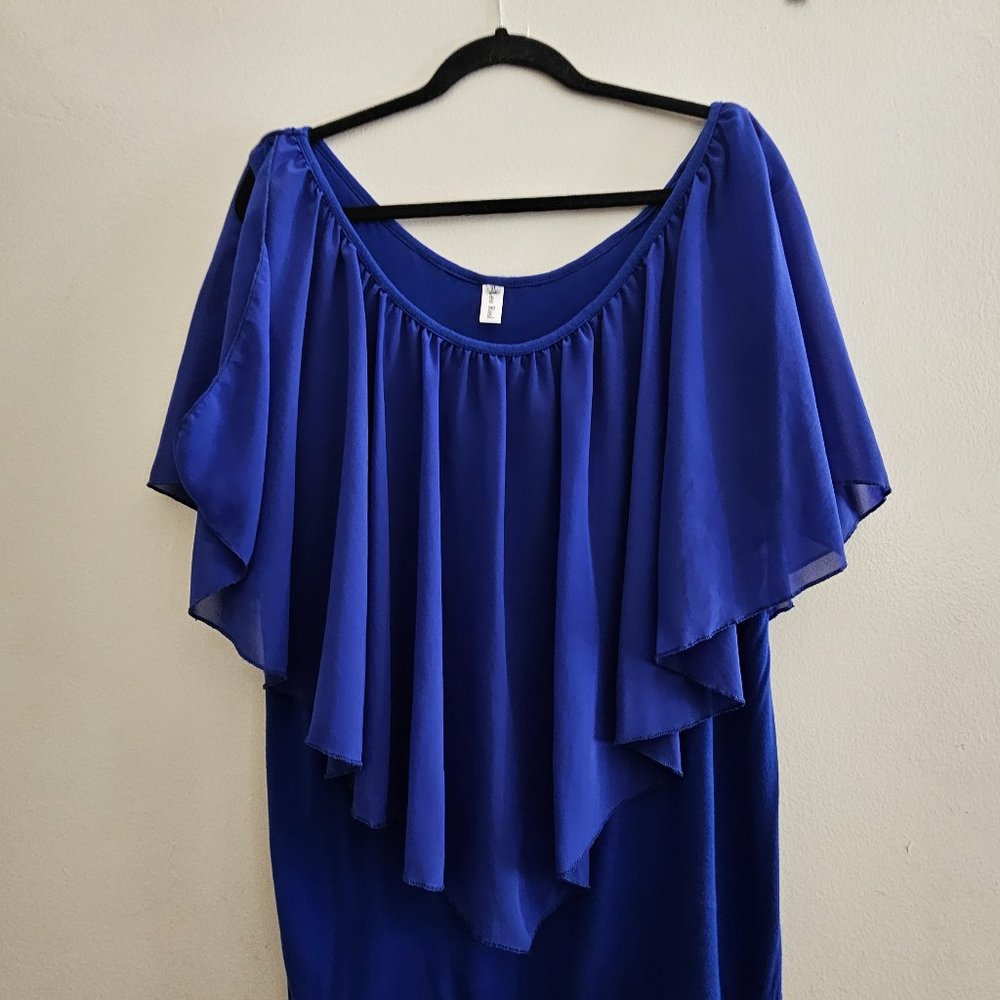 Leo Rosi Plus Size Flowy Flutter Sleeve Top (XL, but fits larger)